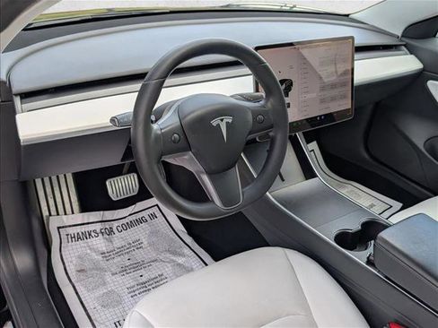 Used 2019 Tesla Model 3 Mid Range image 10