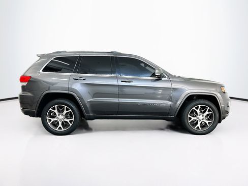 Used 2018 Jeep Grand Cherokee Limited AWD/4WD image 10