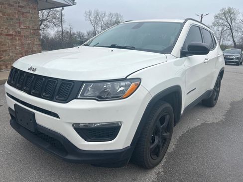 Used 2019 Jeep Compass Latitude w/ Popular Equipment Group image 1