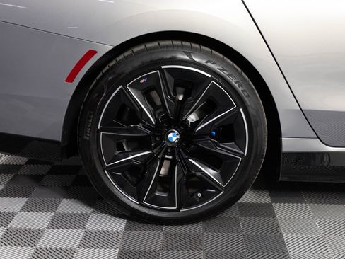 Used 2023 BMW i7 xDrive60 AWD/4WD image 44