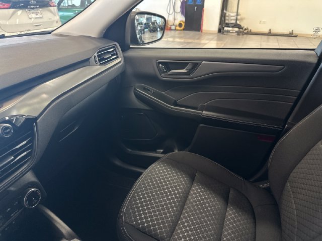 Used 2023 Ford Escape Active AWD/4WD image 24