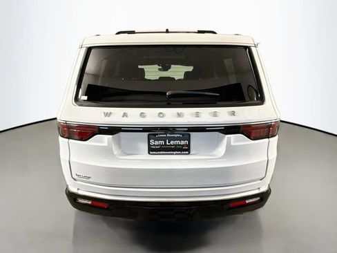 Used 2024 Jeep Wagoneer 4WD w/ Premium Group I image 6