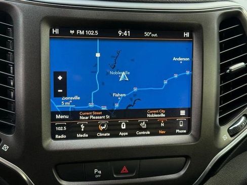 Used 2019 Jeep Cherokee Trailhawk w/ Cold Weather Group image 24