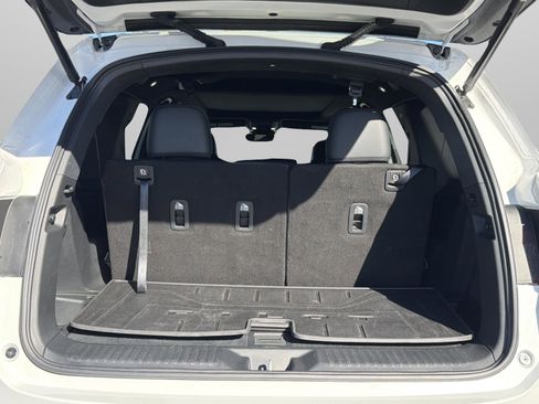 Certified 2025 Honda Pilot Black Edition image 12