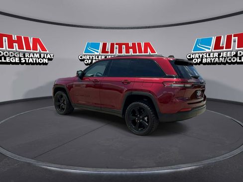 Used 2023 Jeep Grand Cherokee Limited w/ Luxury Tech Group II AWD/4WD image 6