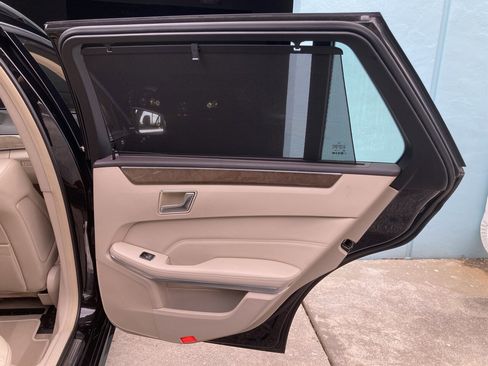 Used 2014 Mercedes-Benz E 350 4MATIC Wagon image 39