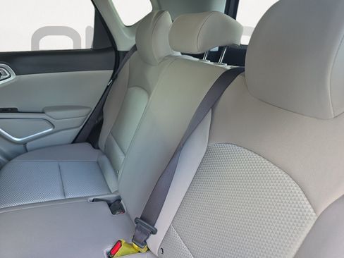 Certified 2025 Kia Soul LX w/ LX Technology Package FWD image 22