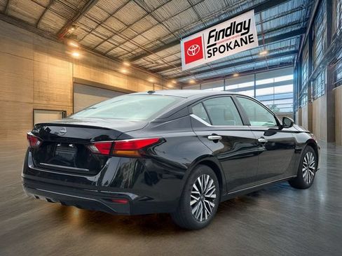 Used 2025 Nissan Altima 2.5 SV FWD image 4