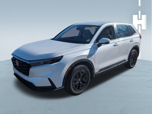 Used 2023 Honda CR-V LX image 3