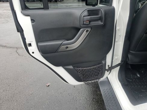 Used 2018 Jeep Wrangler Unlimited Altitude image 22