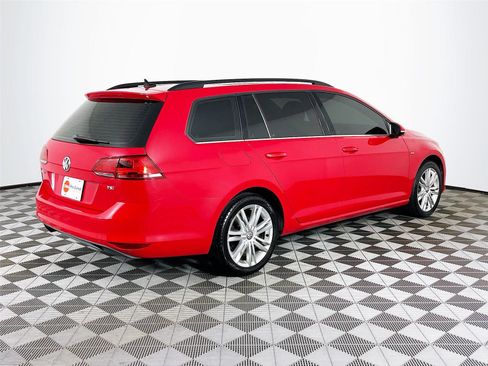 Used 2016 Volkswagen Golf Limited Edition image 7