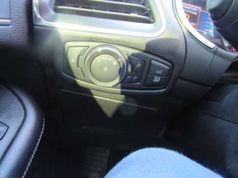 Used 2021 Ford Edge Titanium w/ Equipment Group 301A FWD image 23