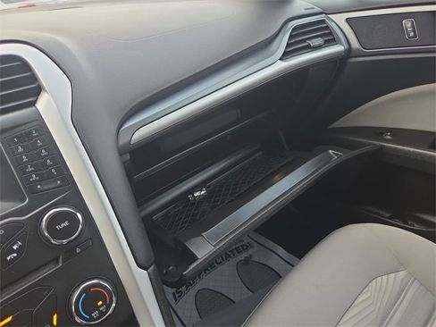 Used 2016 Ford Fusion S image 37