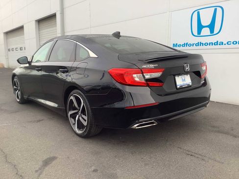 Used 2018 Honda Accord Sport image 4