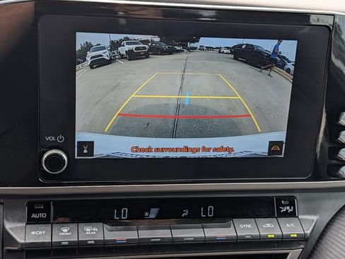Used 2025 Toyota Camry SE FWD image 18