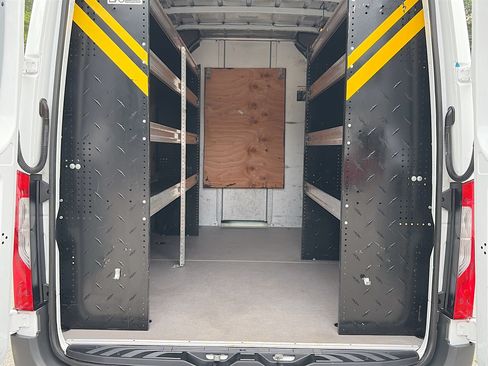 Used 2022 Mercedes-Benz Sprinter 1500 image 32