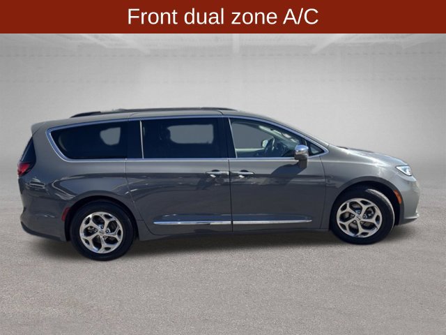 Used 2022 Chrysler Pacifica Limited FWD image 6