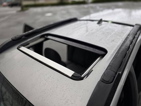 Used 2017 Toyota Tacoma TRD Off-Road image 31