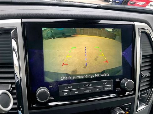 Used 2020 Nissan Titan SV w/ SV Convenience Package image 25