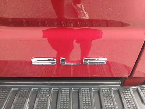 Used 2019 GMC Sierra 1500 SLE w/ SLE Value Package image 11