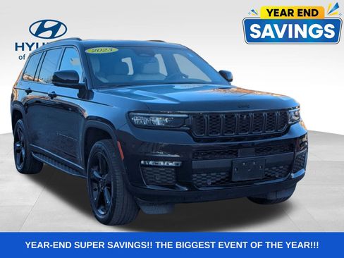 Used 2023 Jeep Grand Cherokee L Limited w/ Luxury Tech Group II image 3