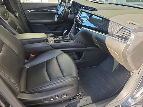 Used 2023 Cadillac XT6 Premium Luxury image 39