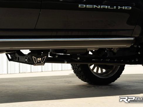 Used 2025 GMC Sierra 2500 Denali Ultimate image 10