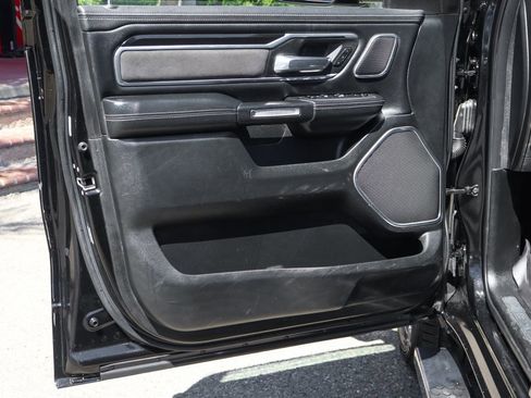 Used 2021 RAM 1500 Laramie AWD/4WD image 16