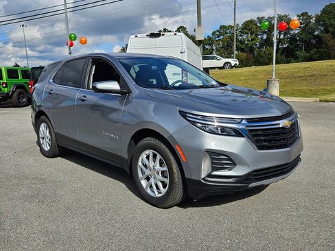 Used 2023 Chevrolet Equinox LT image 1