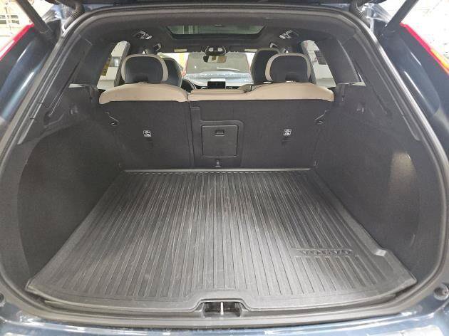Used 2026 Volvo XC60 B5 Plus AWD/4WD image 15