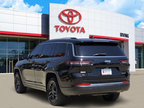 Used 2023 Jeep Grand Cherokee L Laredo RWD image 3