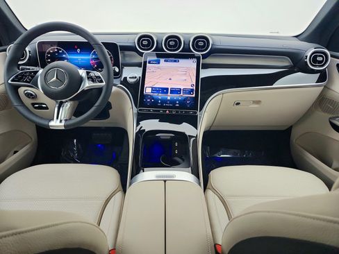 Certified 2025 Mercedes-Benz GLC 300 image 18