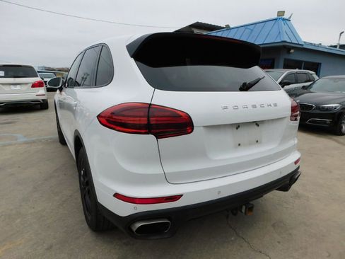 Used 2016 Porsche Cayenne image 5