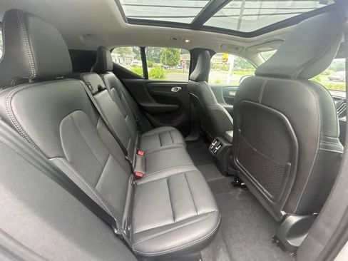 Certified 2025 Volvo XC40 B5 Plus AWD/4WD image 13