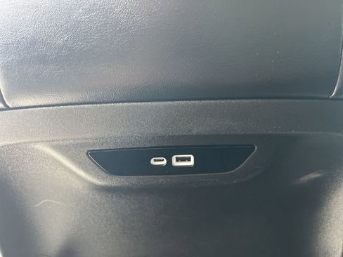 Used 2024 Chrysler Pacifica Touring-L FWD image 35