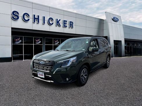 Used 2024 Subaru Forester Premium image 4