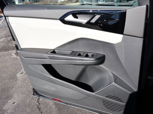 New 2026 Volkswagen Taos S image 36