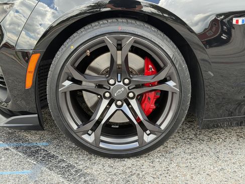 Used 2023 Chevrolet Camaro SS RWD image 13