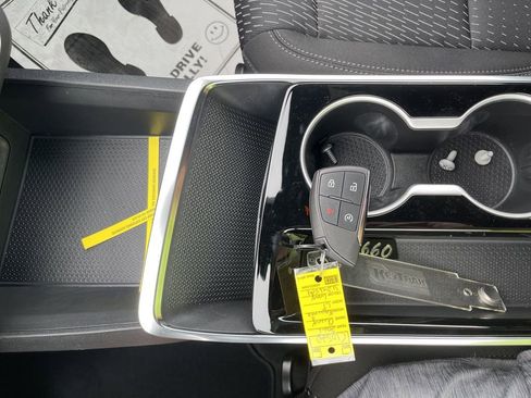 New 2025 Chevrolet Equinox LT w/ Safety and Technology Package image 28