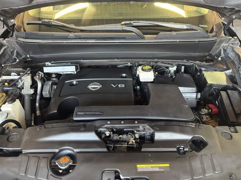 Used 2013 Nissan Pathfinder SL w/ Trailer Tow Pkg AWD/4WD image 32