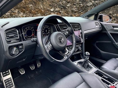 Used 2019 Volkswagen Golf R 4-Door image 11