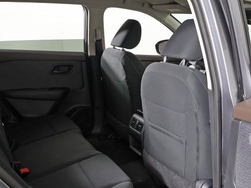 Used 2023 Nissan Rogue S image 24