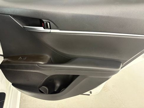 Used 2022 Toyota Camry LE w/ Carpet Mat Package (TMS) FWD image 34