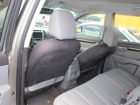 Used 2012 Hyundai Santa Fe GLS FWD image 8