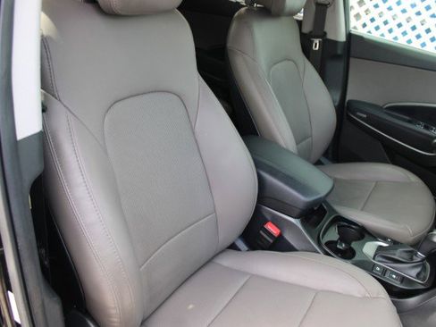 Used 2017 Hyundai Santa Fe Sport FWD image 13