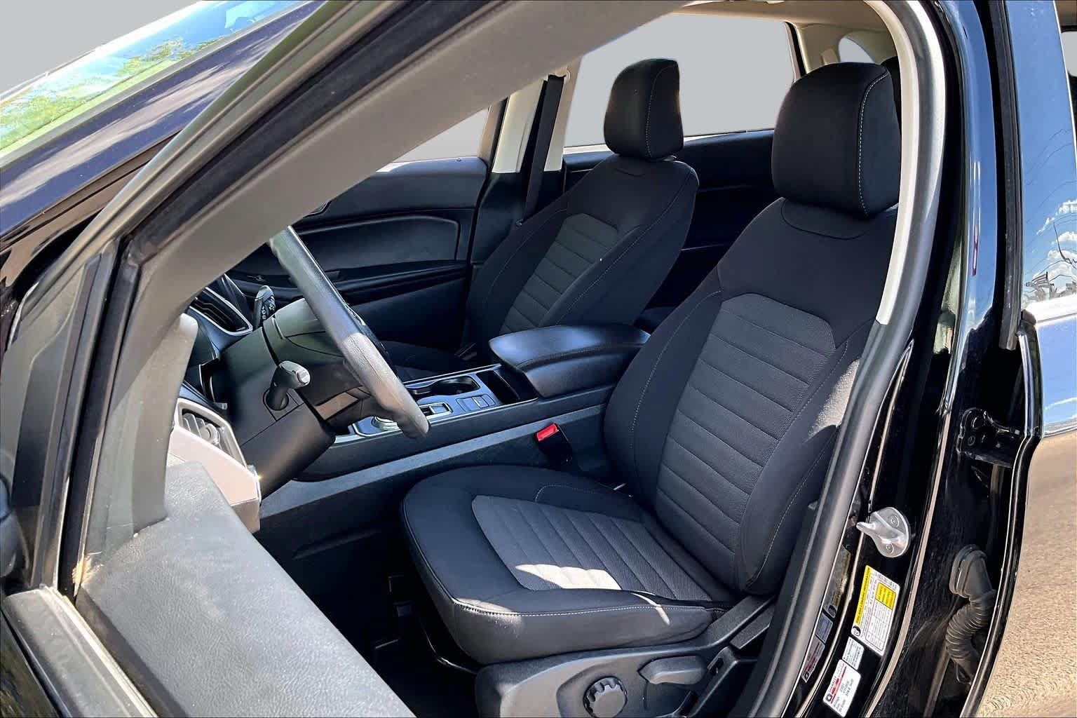 Used 2024 Ford Edge SE AWD/4WD image 8