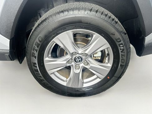 Used 2025 Toyota RAV4 XLE FWD image 11