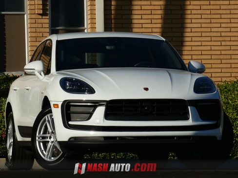 Used 2024 Porsche Macan AWD/4WD image 3
