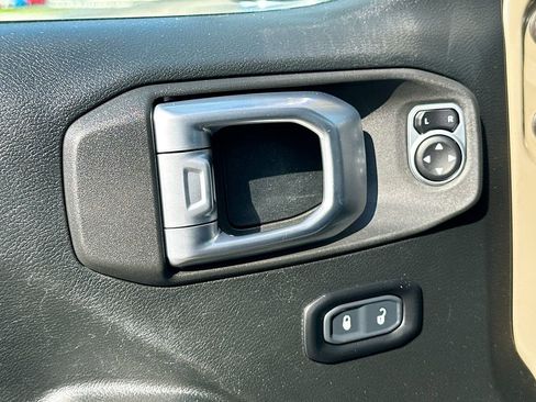 Used 2020 Jeep Gladiator Sport w/ Quick Order Package 24S image 18