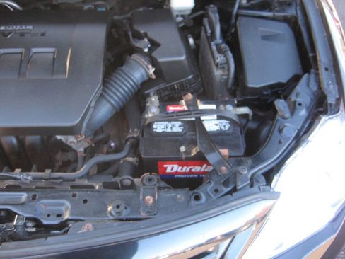 Used 2013 Toyota Corolla LE FWD image 29